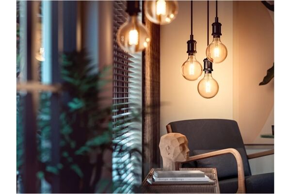 Philips Hue E27 Filament Globe G93 550lm