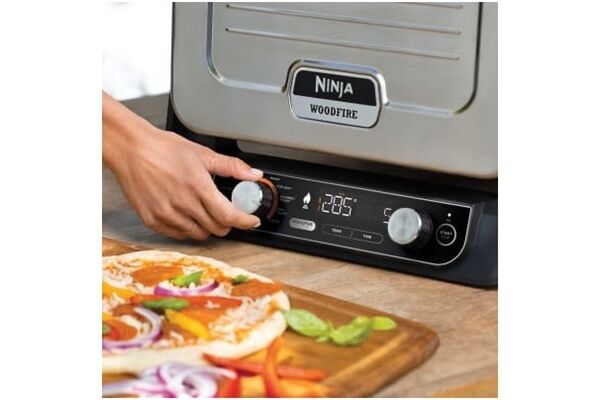 NINJA OO101EU Woodfire Outdoor Ofen