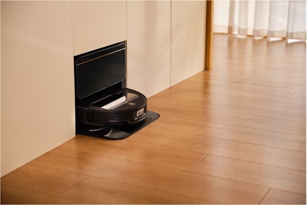 Roborock Saros Z 70 mit Wasseranschluss