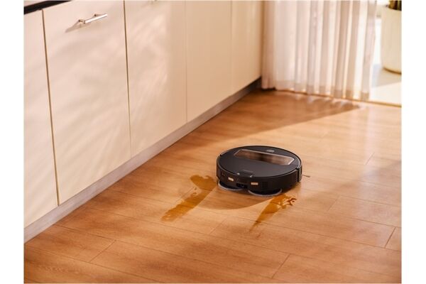 Roborock Saros Z 70 mit Wasseranschluss