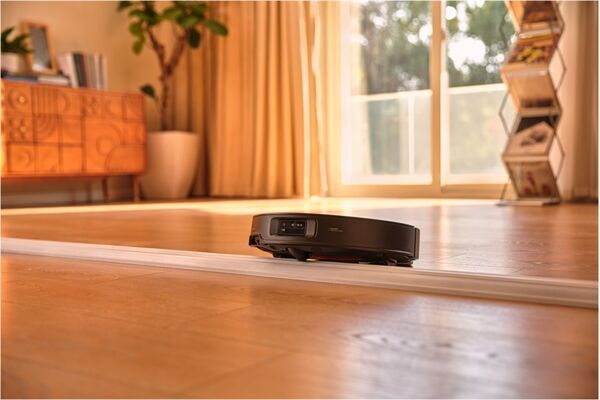 Roborock Saros Z 70 mit Wasseranschluss