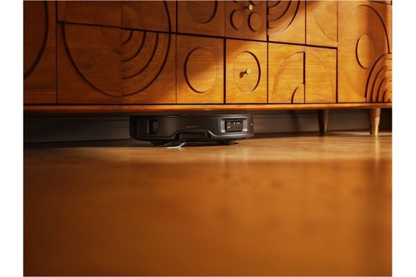 Roborock Saros Z 70 mit Wasseranschluss