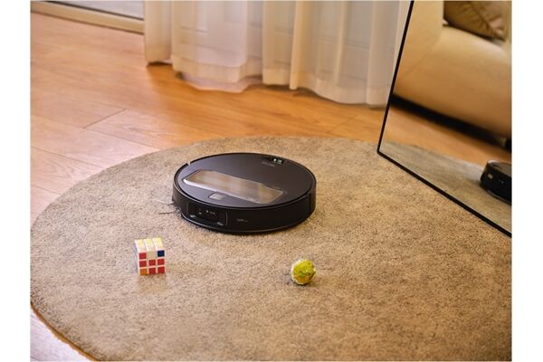 Roborock Saros Z 70 mit Wasseranschluss