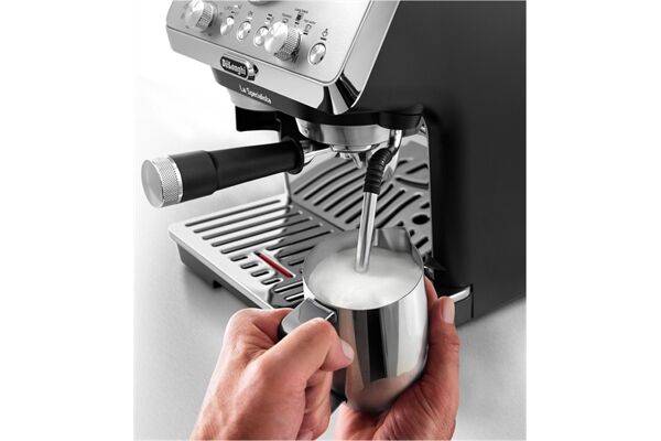 DeLonghi EC 9155.MB La Specialista Arte