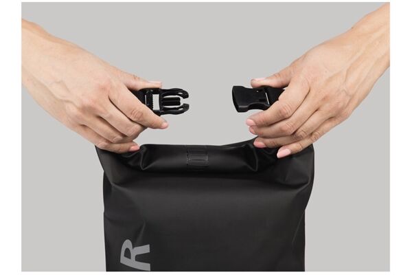 Hama 178174 OUTDOORTASCHE,10L Schwarz